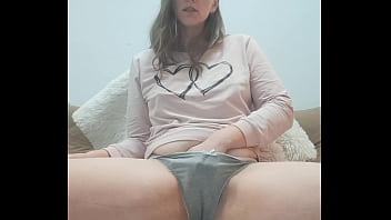 Cô Gái Một Mình Thủ Dâm