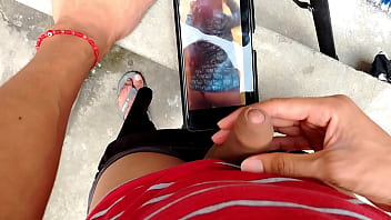Trong Sân Vườn Vừa Xuất Tinh Vừa Xem Clip Bạn Tôi Cởi đồ