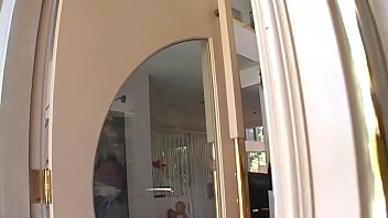 Cuộc Yêu Đồng Tính Nữ Cuồng Nhiệt Với Đồ Chơi, Dây Đai Và Nội Y Da