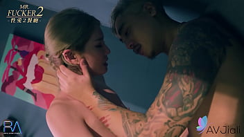 Gái Trung Lăng Loàn Lý Trí Ngôn Bị Bồi Bàn địt Tung Lồn Ngay Tại Quán Bar